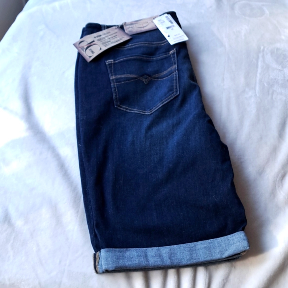 33. NwT Sz 18 dC Jeans denim straight leg rolled hem shorts